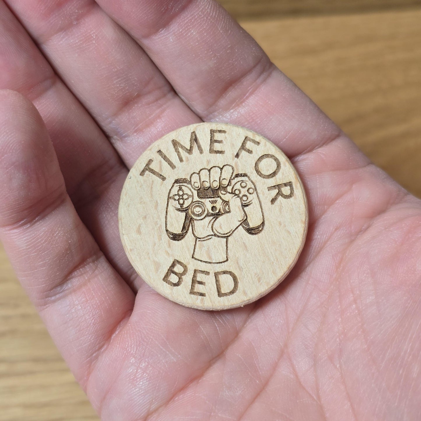 Entscheidungsmünze für Gamer - Schlafen oder Zocken? praktischer Alltagshelfer aus Holz für alle unentschlossenen!