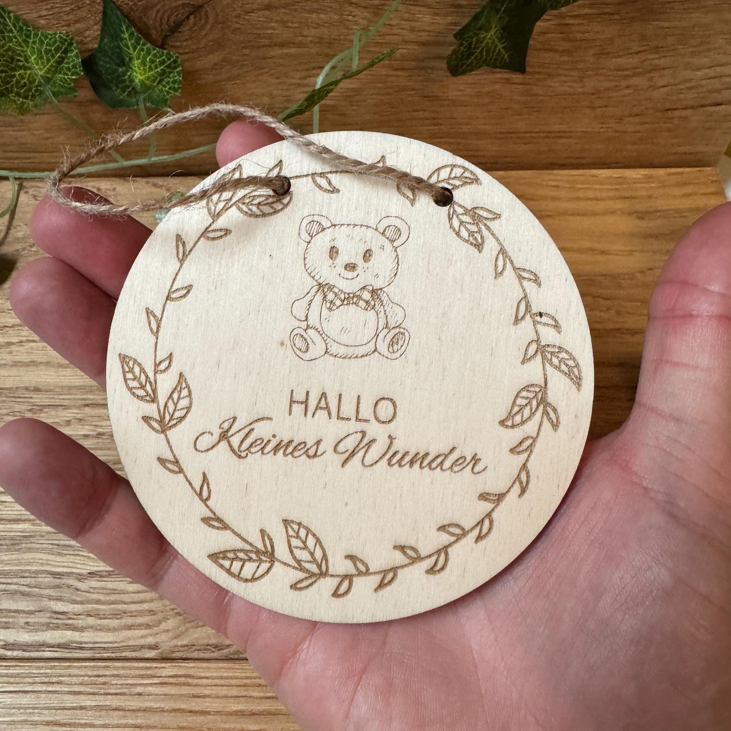 Kleines Wunder - Holzschild - Geschenk zur Geburt, Mama & Papa, Eltern, personalisierbar, schöne Kleinigkeit für werdende Eltern
