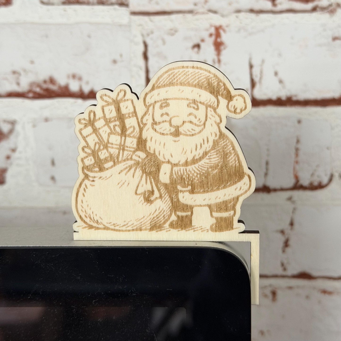 Weihnachtsmann Kantenhocker aus Holz – Weihnachtsdeko für Lichtschalter, Steckdosen & Regale | nachhaltige Deko aus Holz